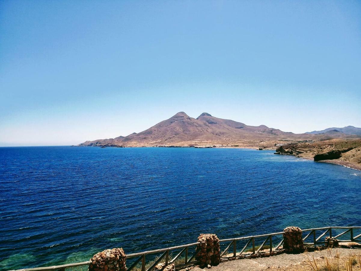 Apartamento Isleta Del Moro, Cabo De Gata Ла Ислета дел Моро Екстериор снимка